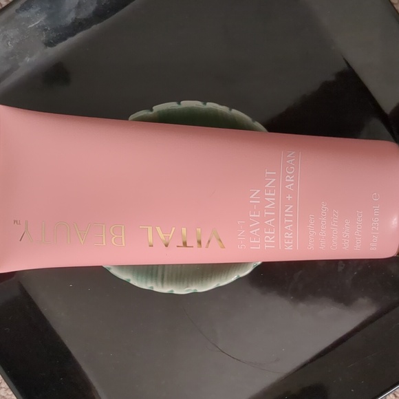 Hair Leave in Treatment - Picture 1 of 4